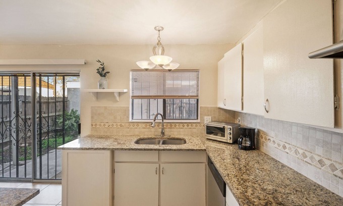 Babcock North Casa | Massive Master suite with king bed plus separate office! Medical Center