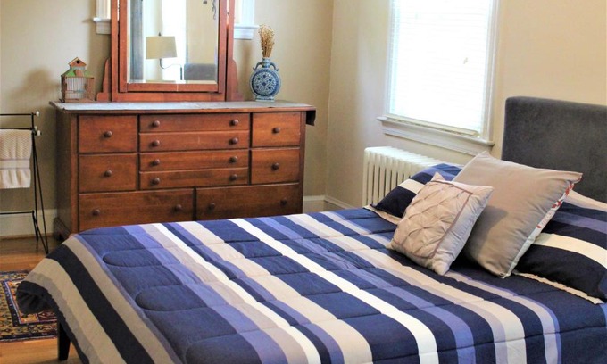 North Cleveland Park Casa | Master Bedroom-Private Bath, Washington DC