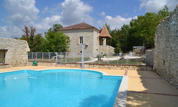 Bourg-de-Visa Casa | Casa principal con piscina para 17 personas cerca de un pequeño pueblo de 82