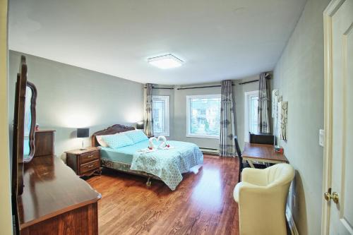 Thornhill Casa | Master Room with Private Bathroom and Free Parking