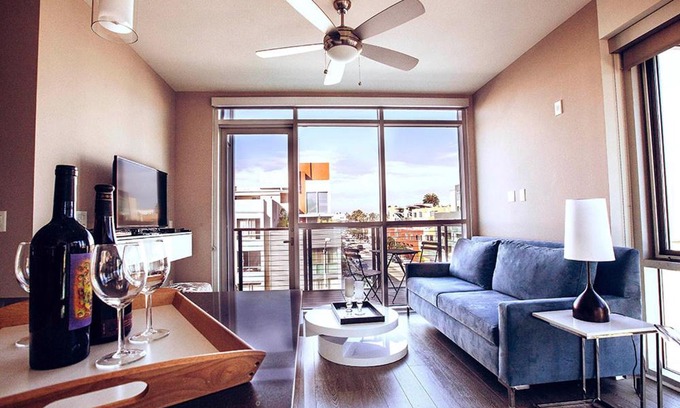 Downtown Apartamento | Masterpiece 2-Bedroom with Balcony, Pool, and Spa