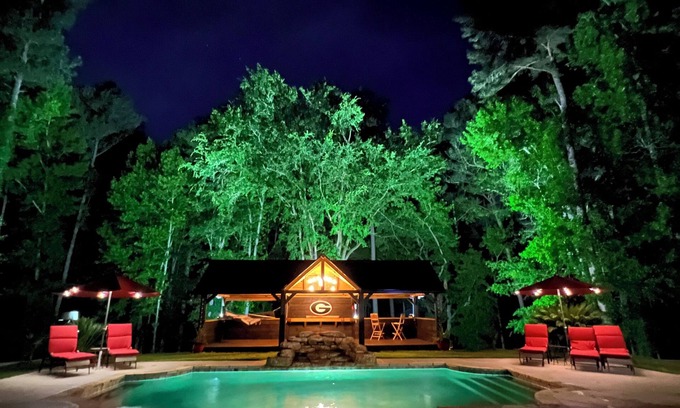 North Augusta Otro | Masters rental 5-bedroom farmhouse with WiFi, AC in serene North Augusta