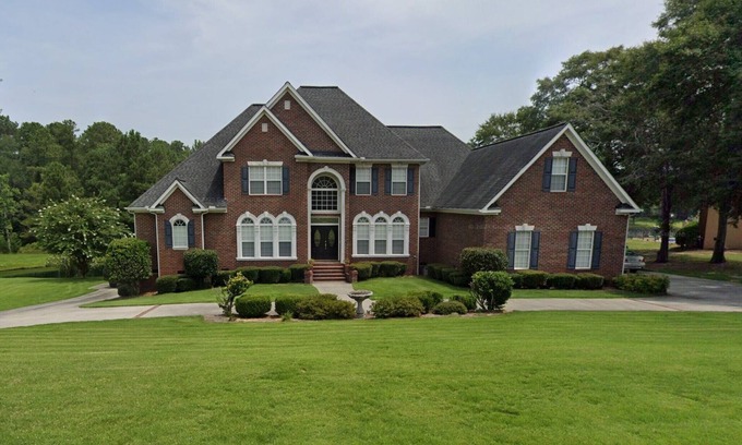 Bath Casa | Masters rental - large 5-bdrm home w/ huge porch, pool, hot tub & game room.