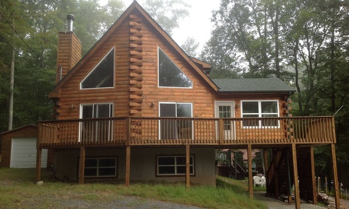 Lackawaxen Chalet De Esquí | Masthope-LOG CHALET-On Ski Mountain, cerca de DelawareRiver / Pool / Lake-4Br / 3B / sleeps12