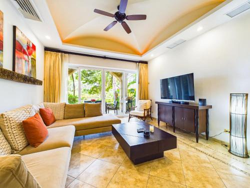 Tamarindo Apartamento | Matapalo 101- 3 Bedroom Poolside Luxury Condo At Tamarindo