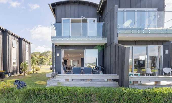 Matarangi Casa | MATARANGI VILLAS - MATARANGI HOLIDAY HOME, with a garden in Matarangi