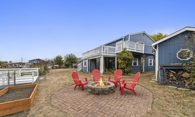 Ferndale Casa | Matia Sandy Point Neptune Beach Private Dock