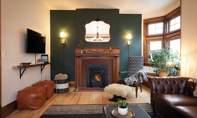 St. Louis County Casa | Matilda - Stunning, 3-bed, vintage home in Duluth!