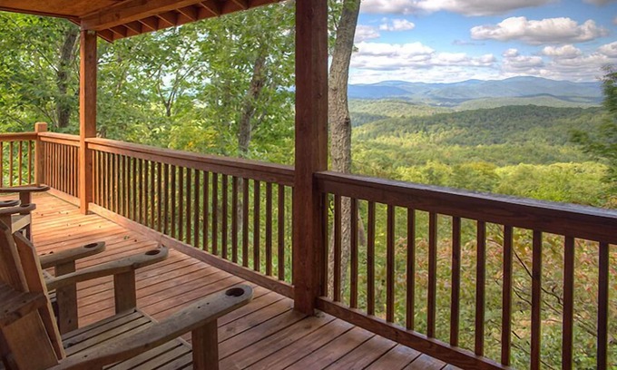 Helen Cabina | Matterhorn | 2BR Retreat with Spectacular Mtn Views, Fireplace and Pool Table