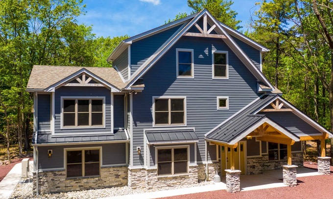 Lake Harmony Estates Casa | "Matterhorn" Near JFBB Skiing, Elevator, Private Hot Tub, Firepit, Pool Table, Grill