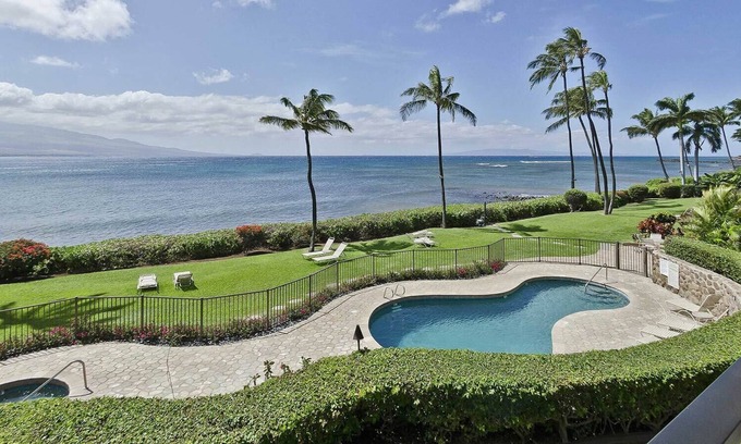 Ukumehame Ahupuaa Condominio | Condominio frente al mar de Maui con espectacular vista al mar de 180 grados !!