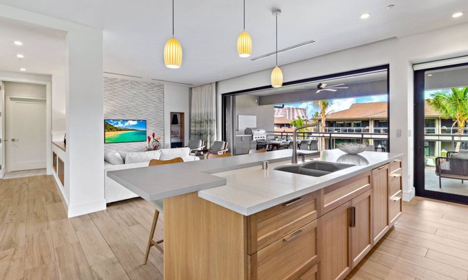 Honokowai Villa | Maui Resort Rentals: Luana Garden Villas 2D - ¡Nueva villa de lujo 3BR, tarifas de descuento inaugurales!