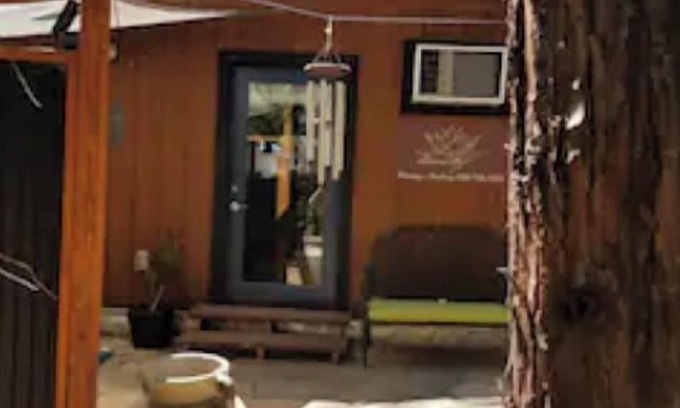Glencoe Apartamento | Maura's She Shed at the Trails End" private studio in the mountains.
