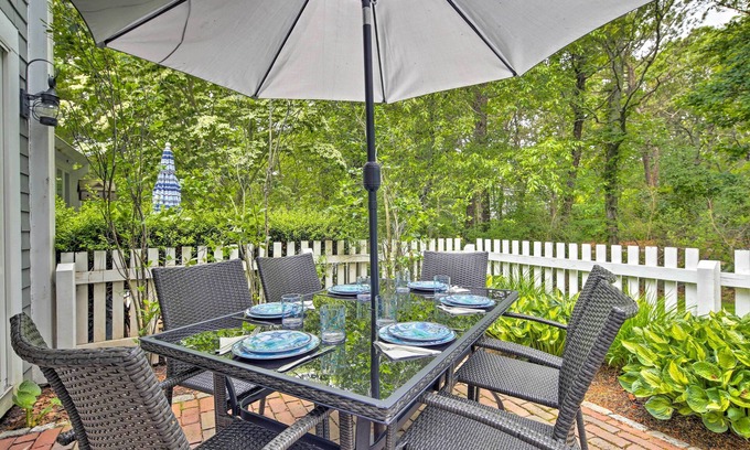 Mashpee Condominio | ¡NUEVO! Condo de Maushop Village con acceso privado a la playa.