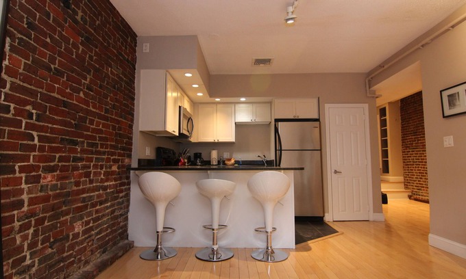 Columbus Apartamento | Maverick Suites at 402 Columbus Ave