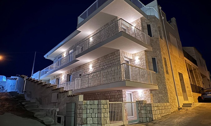 Cava dʼAliga Apartamento | Apartamento MAVI A 2 MINUTOS A PIE DEL MAR con balcón, terraza con vista al mar.