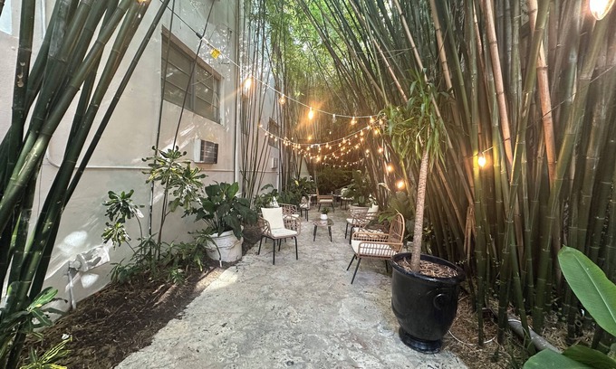 City Center Hotel | Maxines Dorset Catalina Hotel