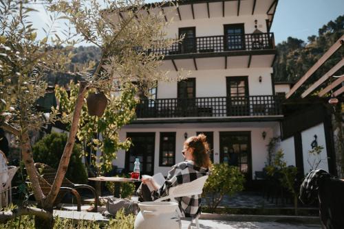 Berat Hostal | Maya