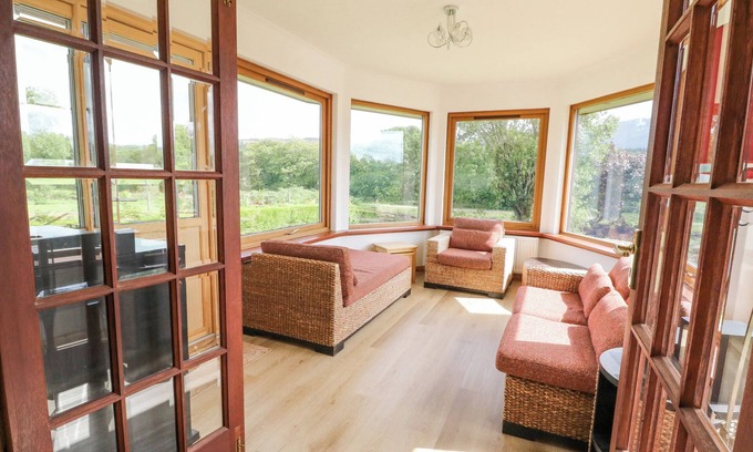 Torcastle Cabaña | MAYBANK, pet friendly, with open fire in Caol