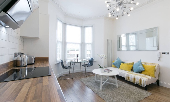 West Ham Apartamento | Maycourt Property Gem