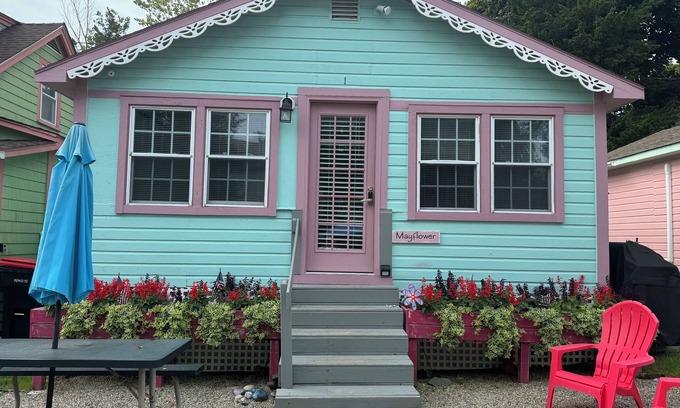 Plymouth Casa | Mayflower*sleeps 5*near beach*firepit*outdoor shwr*grill