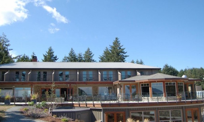 Mayne Island Casa | Mayne Island Resort - Waterview King Room