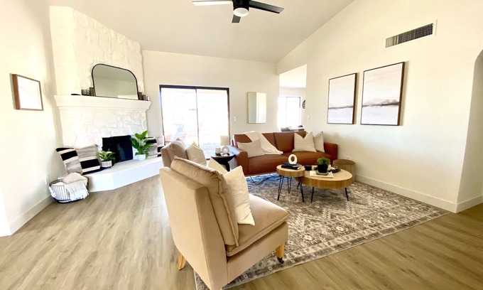 Casa Rica Casa | Mayo Shea Campus 5 Minutes - Modern Desert Dream