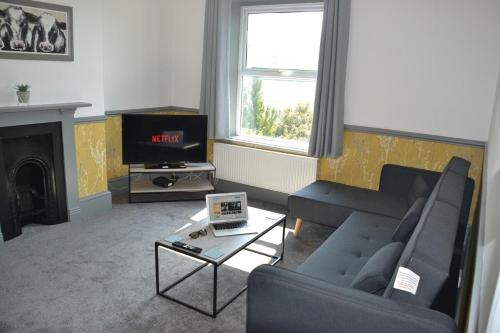 Salisbury Apartamento | Maytree 2 Bed Apartment - STAYSEEKERS