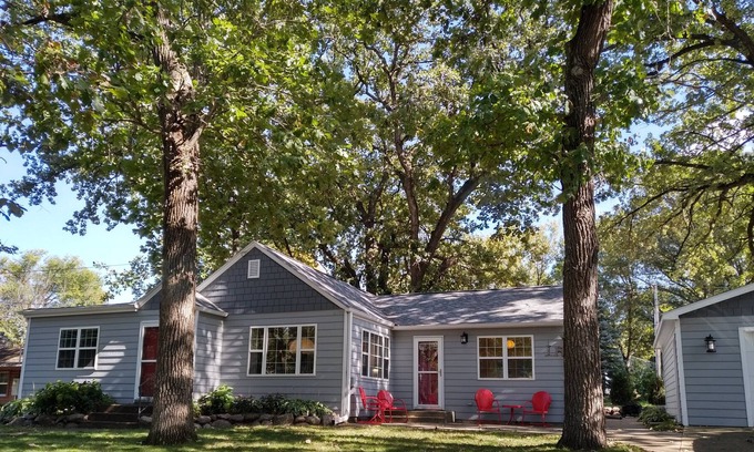 West Okoboji Casa | Okobojis Maywood Delight