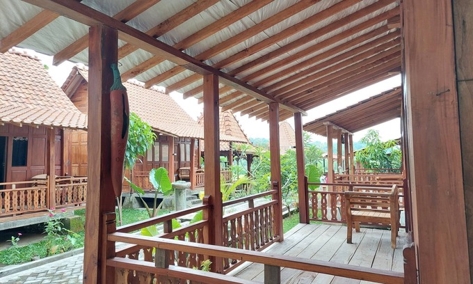 Bangunjiwo Casa | Mbok Niem Cafe and Cottage