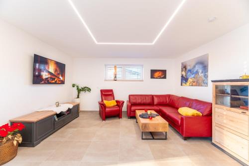 Dobl Casa | Mc Home Neue und sonnige Doppelhaushälften Top 2 mit Terrasse, Top 1 mit Garten, mit E-Ladestation in Dobl bei Graz