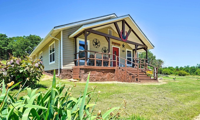 McAlester Cabaña | McAlester Family Cottage-30 acres privados y estanques!