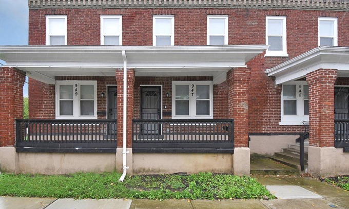 Olde Towne East Casa | McAllister Townhouse: where comfort and style meet!