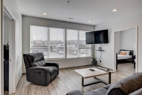 Maxwell Casa | McBryde Dive Bar - 8 beds - 2 Miles to DT