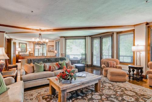 Highlands Townhomes Apartamento | McCoy Peak 101 by East West Hospitality