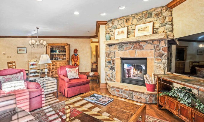 Highlands Townhomes Condominio | McCoy Peak Lodge Condo 108