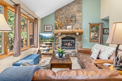 Aspen Brook Casa | McDermott Base Camp Vacation Rental by Estes Park Homes home