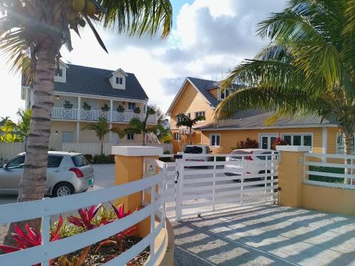 Downtown Nassau Apartamento | Mcgregor House - Villa by The Bay