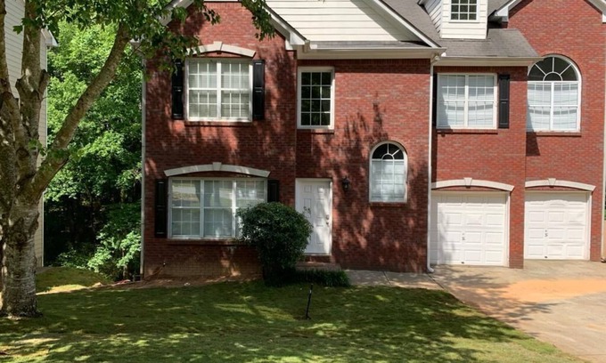 Kennesaw Casa | McGuire - Spacious 4-Bedroom House in Kennesaw