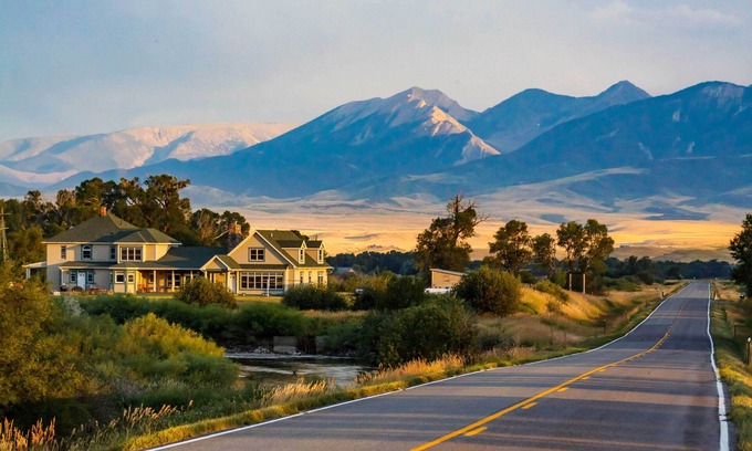 Livingston Casa | 'McNiven's Rest' Guest House w/ Mtn Views!