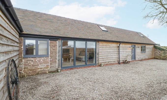 Pudleston Cabaña | MEADOW BARN, pet friendly, character holiday cottage in Leominster