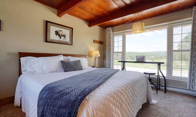 Hot Springs Cabina | Meadow Cabin at Highland Meadows - Secluded Getaway