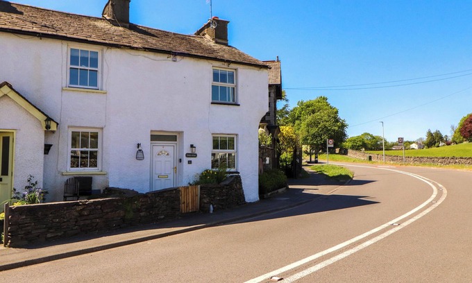 Staveley Cabaña | MEADOW COTTAGE, pet friendly, with open fire in Staveley