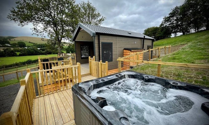 Rhayader Cabaña | Meadow Retreat - Cabin sleeping 6 guests in 1 bedroom
