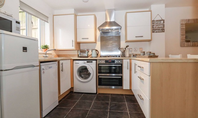 Grampound Casa | MEADOW VIEW, pet friendly, character holiday cottage in Grampound
