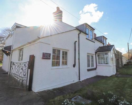 Dinas Cross Casa | Meadowlands