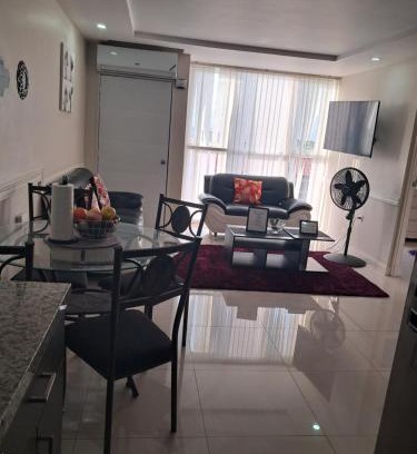 Portmore Apartamento | Mecca by Jen Apt 211