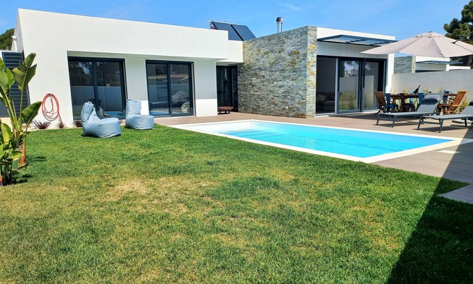 Fornos Casa | Meco Beach and Pool Villa