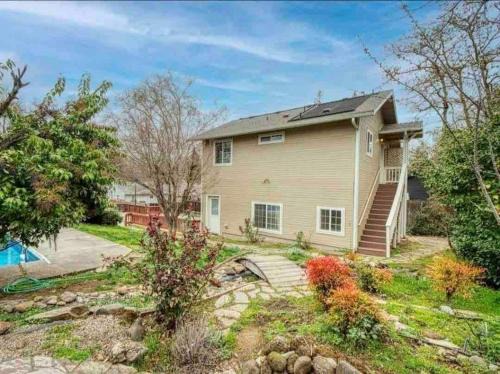 Medford Casa | Medford Home And 2 Condos With Pool