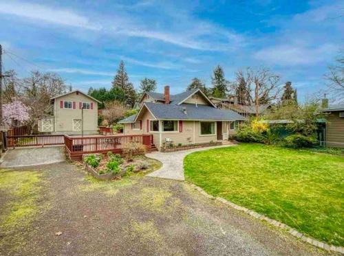 Medford Casa | Medford Home And 2 Condos With Pool